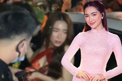 Khổ thân Hòa Minzy: Luống cuống xách vách, di chuyển đầy khó khăn ra khỏi 'biển người' sau khi diễn xong!