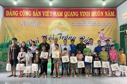 Mang Trung thu đến với trẻ em có hoàn cảnh đặc biệt khó khăn tại huyện Cát Tiên