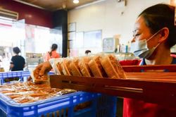 Trung Quốc nỗ lực kiểm soát giá bánh trung thu