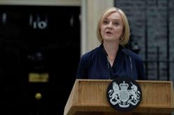 Sức khỏe Nữ hoàng Anh 'đáng lo ngại', tân Thủ tướng Anh dừng công du Scotland