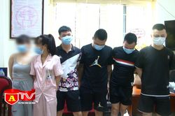 Phát hiện 8 nam, nữ 'bay lắc' trong chung cư