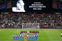Hoãn Premier League tuần này để tưởng niệm Nữ hoàng Elizabeth II