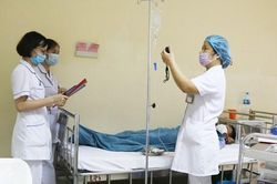 Lạm dụng truyền dịch tại nhà: Nguy cơ tử vong cao