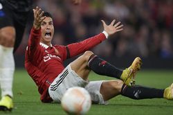 Kết quả Cúp C2: MU, Roma cùng thua trận, Arsenal thắng nhọc nhằn