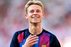 De Jong lên tiếng về khả năng tới Man United