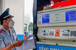 Lộ thêm lỗ hổng trong quản lý thị trường xăng dầu
