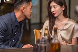 Đi công tác, nam bác sĩ quay cuồng trong mối tình với sếp nữ