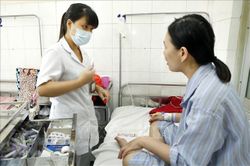 Sốt xuất huyết tăng nhanh, Bộ Y tế yêu cầu khẩn trương tìm nguồn thuốc điều trị