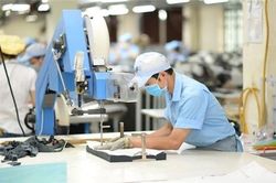 Ngành sản xuất lấy lại động lực tăng trưởng