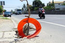 Cần đậy nắp cống