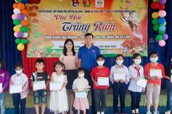 Di Linh: Chương trình Vầng trăng yêu thương - Thắp sáng ước mơ