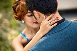 Lấy chồng đại gia hơn gần hai con giáp và cái kết ngập nước mắt cho vợ trẻ xinh như búp bê