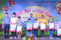 Thọ Xuân tặng quà Tết trung thu cho trẻ em có hoàn cảnh đặc biệt khó khăn