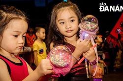 Trẻ em Z'lao trải nghiệm đón Tết Trung thu