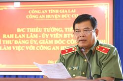 Lãnh đạo Công an tỉnh làm việc với Công an huyện Đức Cơ