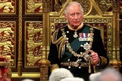 Vua Charles III cam kết cống hiến cả đời cho nước Anh