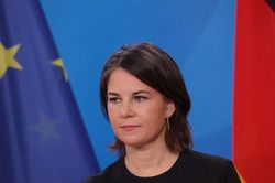 Ngoại trưởng Đức bất ngờ thăm Kiev