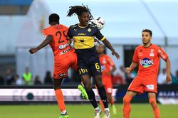 Laval 0-1 Pau: Quang Hải lại vắng mặt, Pau FC thắng trận đầu tiên