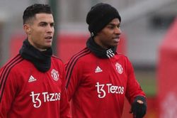 MU: Ten Hag tin dùng Rashford hơn Ronaldo, mơ vô địch