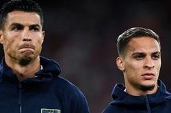 Antony tâng bốc Ronaldo lên mây