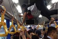 Những hành động khó tin từng xảy ra trên xe buýt khiến người nhìn tròn mắt