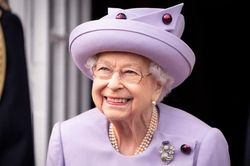 Hành trình của linh cữu Nữ hoàng Anh ở Scotland