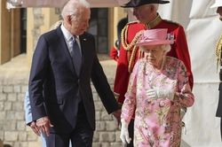 Tổng thống Mỹ Biden sẽ tới dự lễ tang Nữ hoàng Anh mà không có phái đoàn