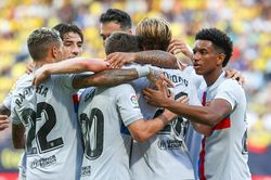 Barcelona và 385 ngày sau giông bão