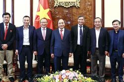 Bóng lăn tuần qua: Xong ghế 'tư lệnh' VFF