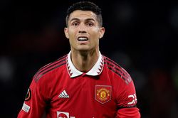 Tin MU 12/9: Ronaldo lại muốn ra đi, được mời mua 15 cầu thủ trong 1 tuần
