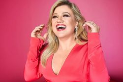 Kelly Clarkson sẽ ra mắt 'album quan trọng' vào năm 2023