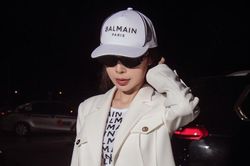 Bóc giá 'cây' đồ hiệu 'chất lừ' của Hoa hậu Hoàng Dung khi lên đường dự London Fashion Week