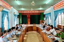 Đoàn kiểm tra liên ngành về an toàn thực phẩm tỉnh Gia Lai làm việc tại xã Biển Hồ
