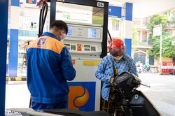 Giá xăng dầu đồng loạt giảm về mức thấp nhất từ đầu năm
