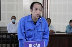 Ra tay tàn độc vì thấy người yêu có bạn trai mới