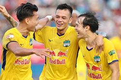 HAGL đánh rơi chiến thắng trên sân Bình Dương