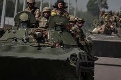 Ukraine tuyên bố lật ngược thế cờ, Nga tiếp tục pháo kích