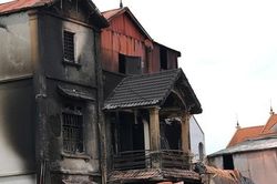 Cháy nhà kho khiến ba mẹ con tử vong ở Hà Nội: Khởi tố vụ án hình sự