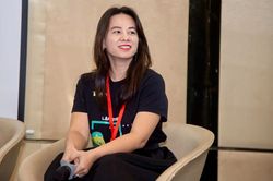 Vợ Shark Bình bất ngờ ẩn ý: 'Sống hưởng thụ thì dễ, có trách nhiệm với người khác mới khó'