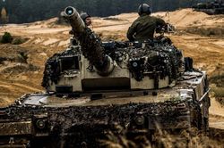 Đại tá Nga: Xe tăng Leopard xuất hiện tại Ukraine chỉ có lợi cho Nga