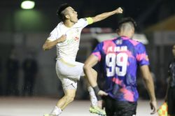 Văn Quyết cứu nguy cho Hà Nội FC