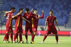 HLV Hoàng Văn Phúc: 'Cần đánh thức bản năng chiến thắng của đội tuyển Việt Nam'
