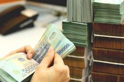 Lãi suất liên ngân hàng giảm mạnh