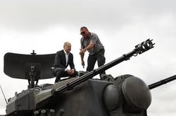 Ukraine khẩn thiết kêu gọi gửi xe bọc thép, Đức chùn bước