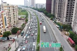 Hơn 1.000 tài xế bị phạt vì đi vào làn dừng xe khẩn cấp trên các tuyến cao tốc