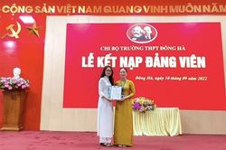 12 học sinh được kết nạp đảng từ mô hình 'Đảng viên tuổi 18'