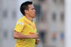Thầy Park tính toán gì khi gọi Văn Quyết?