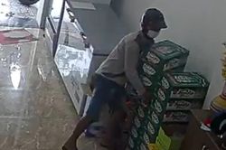 Người đàn ông trộm 4 thùng bia trong tiệm tạp hóa ở Đà Nẵng