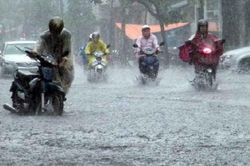 Từ đêm mai, đợt mưa rất to sẽ trải dài từ Bắc bộ đến Nam bộ