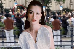 Ông Cao Thắng và bé Winnie đứng từ xa, say sưa theo dõi màn trình diễn của Đông Nhi tại Nhật Bản!